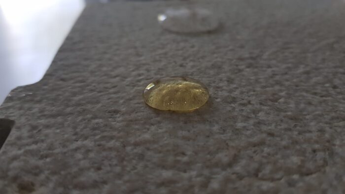 Impermeabilizante Superficies Porosas de Monestir. Protector antimanchas con acabado natural, para piedra, granito, mármol, microcemento y hormigón impreso. - Imagen 3