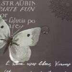 Mantel Huletec Mariposas y textos Bolboreta Gris